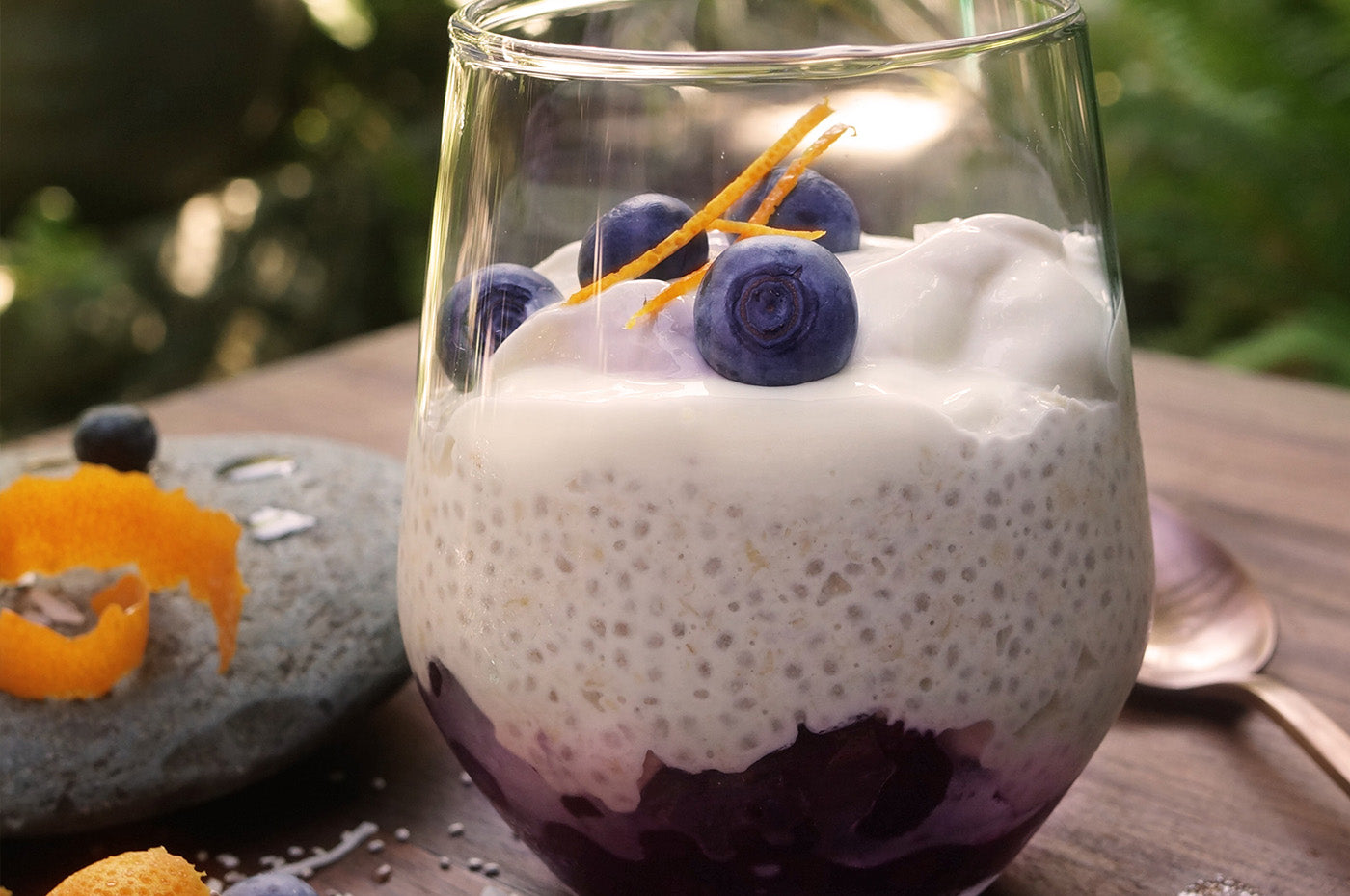 Blueberry Bircher Muesli Parfait with Coconut Yoghurt - Heavenlynn Healthy