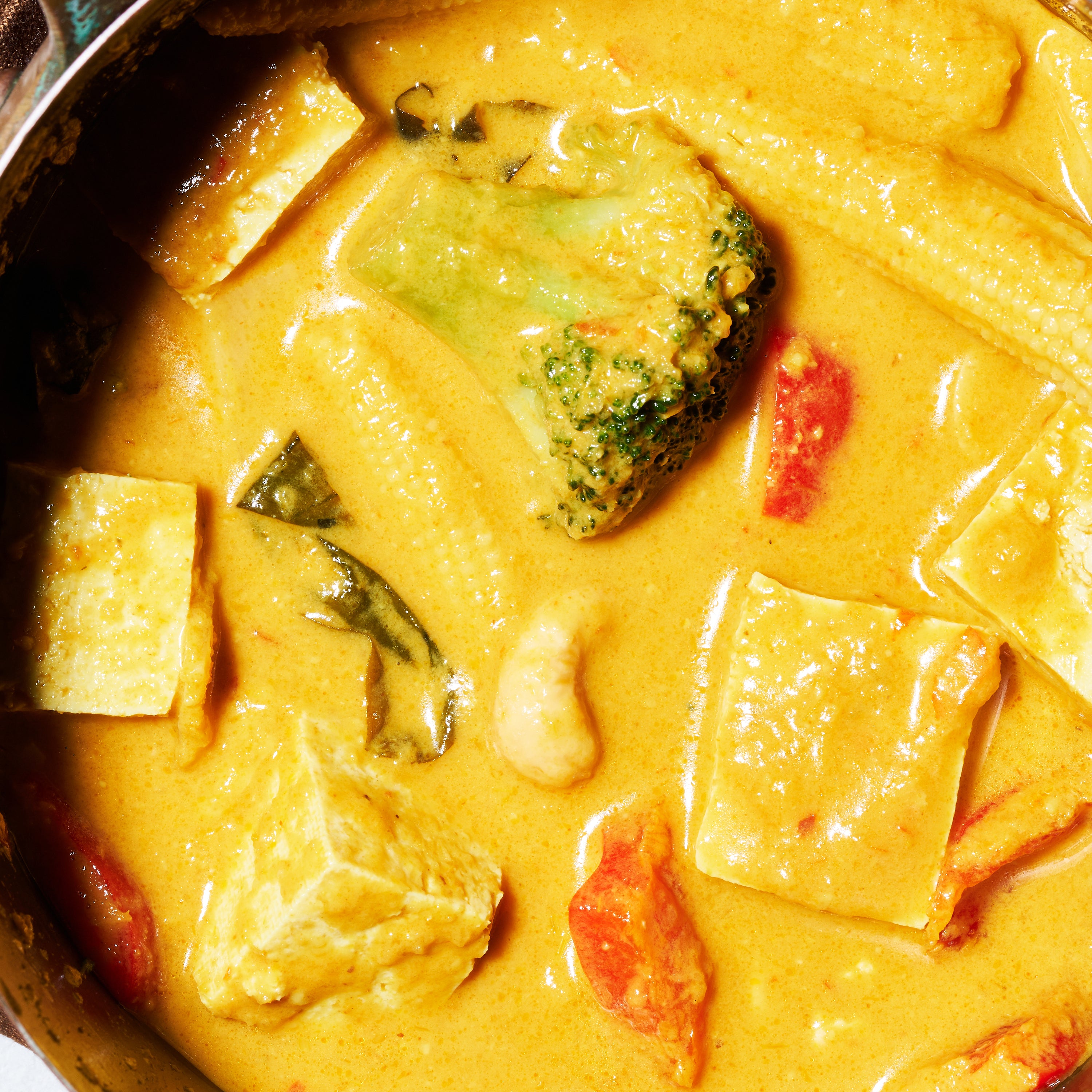 Thai vegetable and tofu curry with cashews